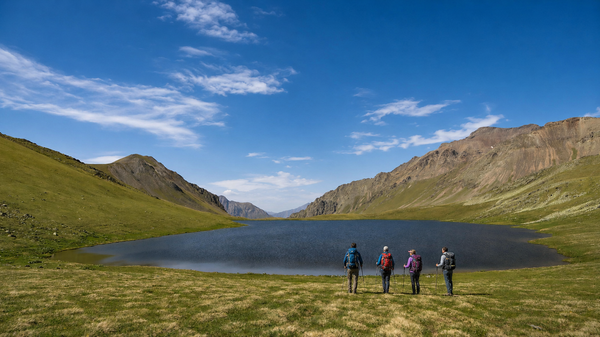 Trekking nella natura selvaggia al Black Rock Lake