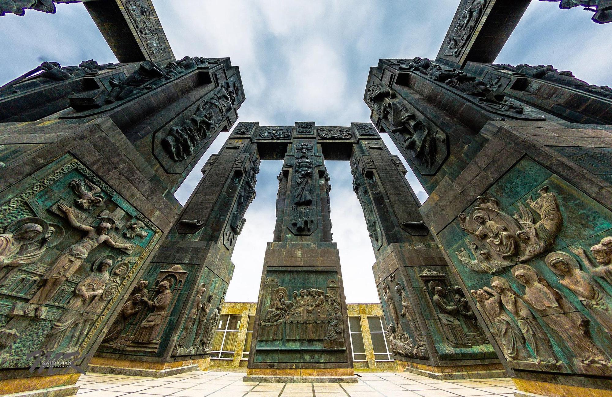 Chroniken und Kathedralen