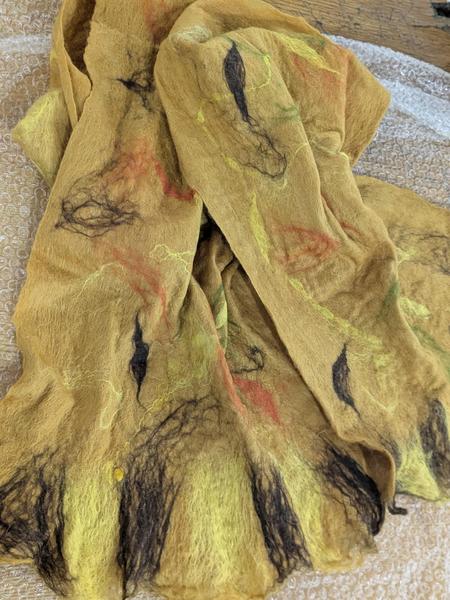 Felted Scarf Masterclass. Изображение предоставлено: &copy; ირიათონი