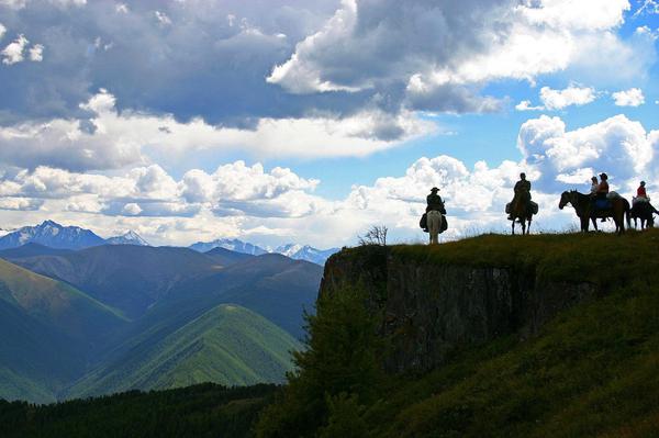 Passeggiata a cavallo nelle montagne georgiane